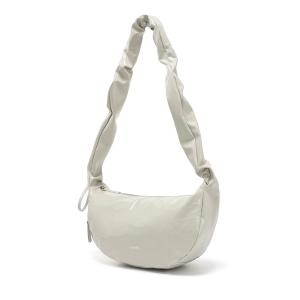 르마인 LE245611 크리세스 셔링 반달 메신저백 블랙