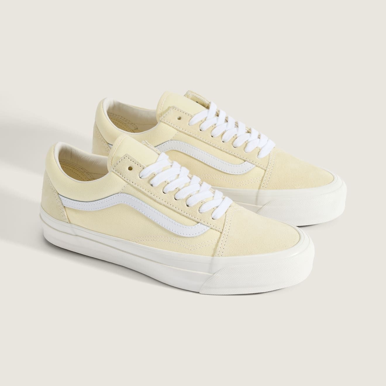  반스 프리미엄 올드스쿨 VN000D9JFLR1